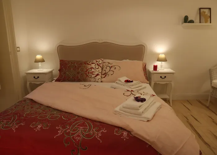 Oda ve Kahvaltı Aitna Katanya